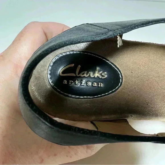 CLARKS CASLYNN HARP WOMENS BLACK LEATHER WEDGE CASUAL SANDALS STRAPPY SIZE 8.5 - Picture 6 of 9